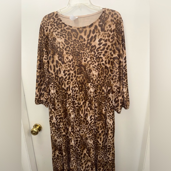 Dresses & Skirts - Leopard Print Women's Dress